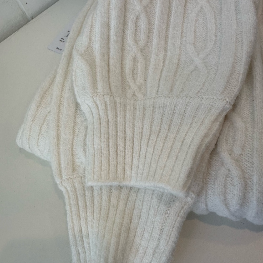 *NWT* ALO | Cable Knit Winter Bliss Pant - Picture 5 of 5